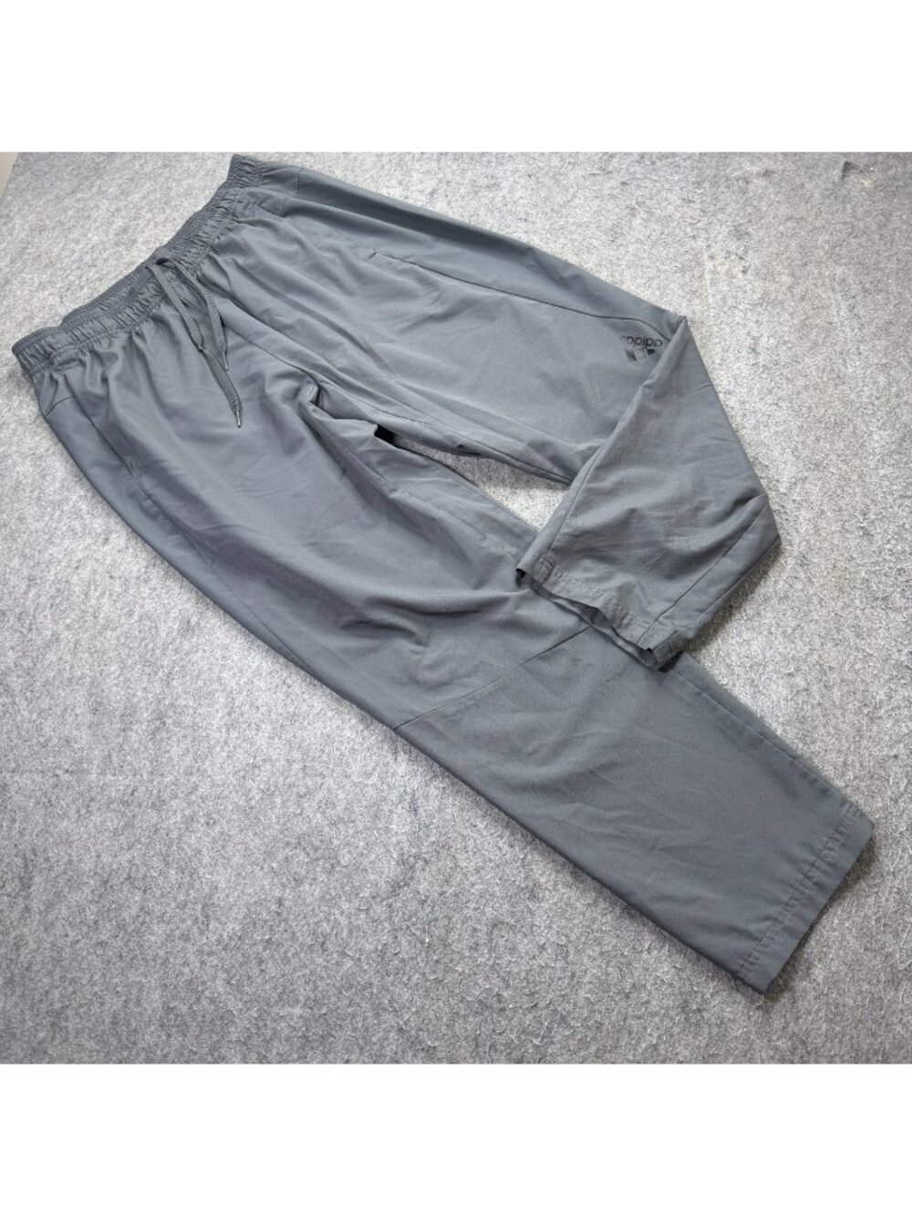 Adidas Woven Track Pants Men 2XL Gray 31" Tapered Ripstop IC7281
